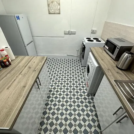 Spectacular 2 Bedroom On Tower Bridge